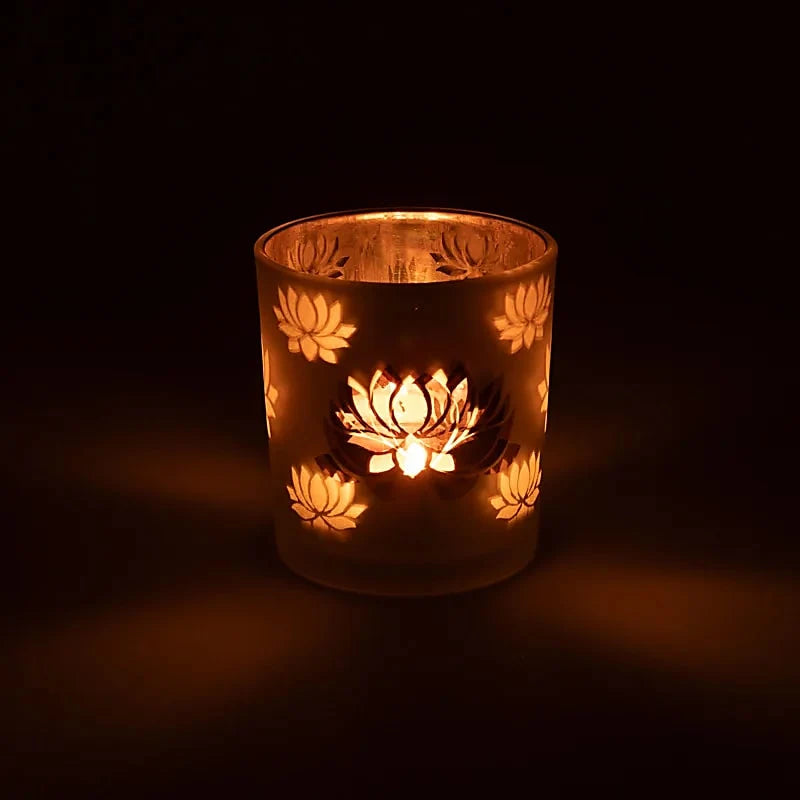 Lotus-Windlicht aus Glas – stimmungsvolles Kerzenlicht mit symbolischer Bedeutung