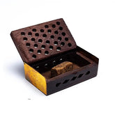 Harzmischung in dekorativer Holzdose