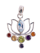 Lotus mit Chakrasteinen – Seelenecho