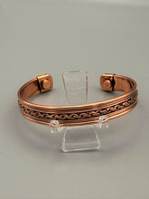Kupferarmband mit Magneten – Offenes Design im Flechtmuster