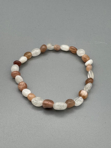 Mondstein bunt Armband Nugget – Natürliche Vielfalt und sanfte Harmonie