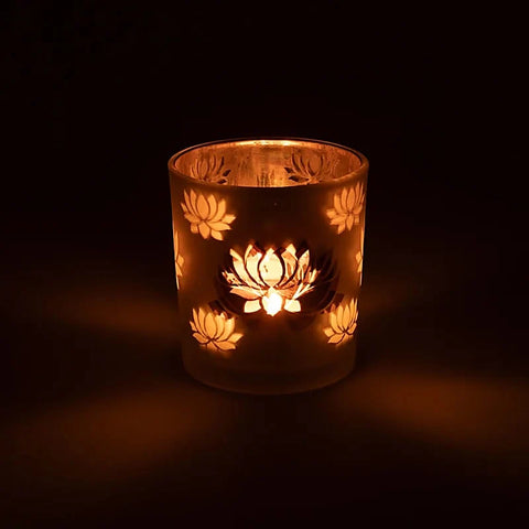 Lotus-Windlicht aus Glas – stimmungsvolles Kerzenlicht mit symbolischer Bedeutung