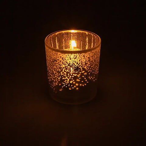 Windlicht Spirituelle Hände aus Glas mit Kerzenlicht