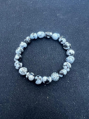 Schneeflocken-Obsidian-Armband – Harmonie aus Vulkan und Eis
