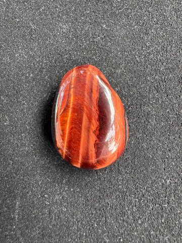 Rotes Tigerauge – Stärke, Vitalität und geerdete Leidenschaft