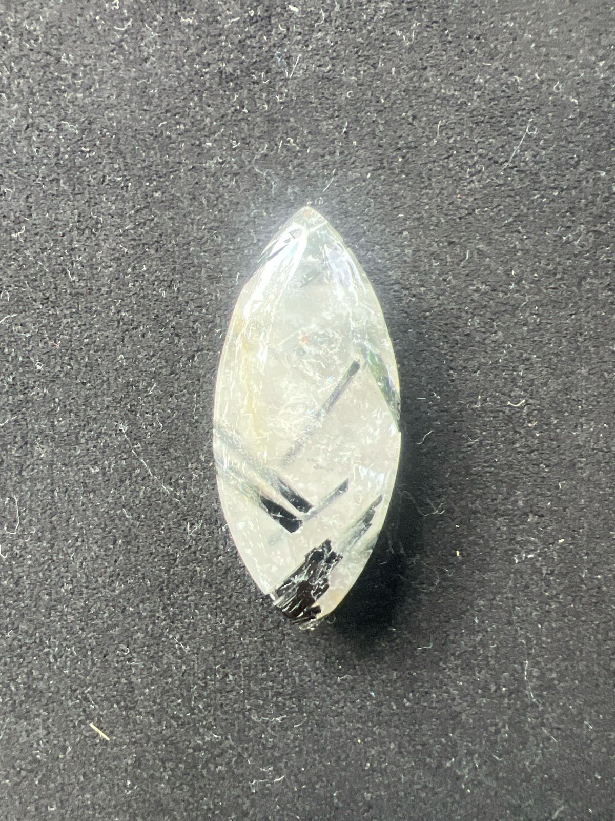 Turmalinquarz Navette gebohrt (ca. 4 cm)