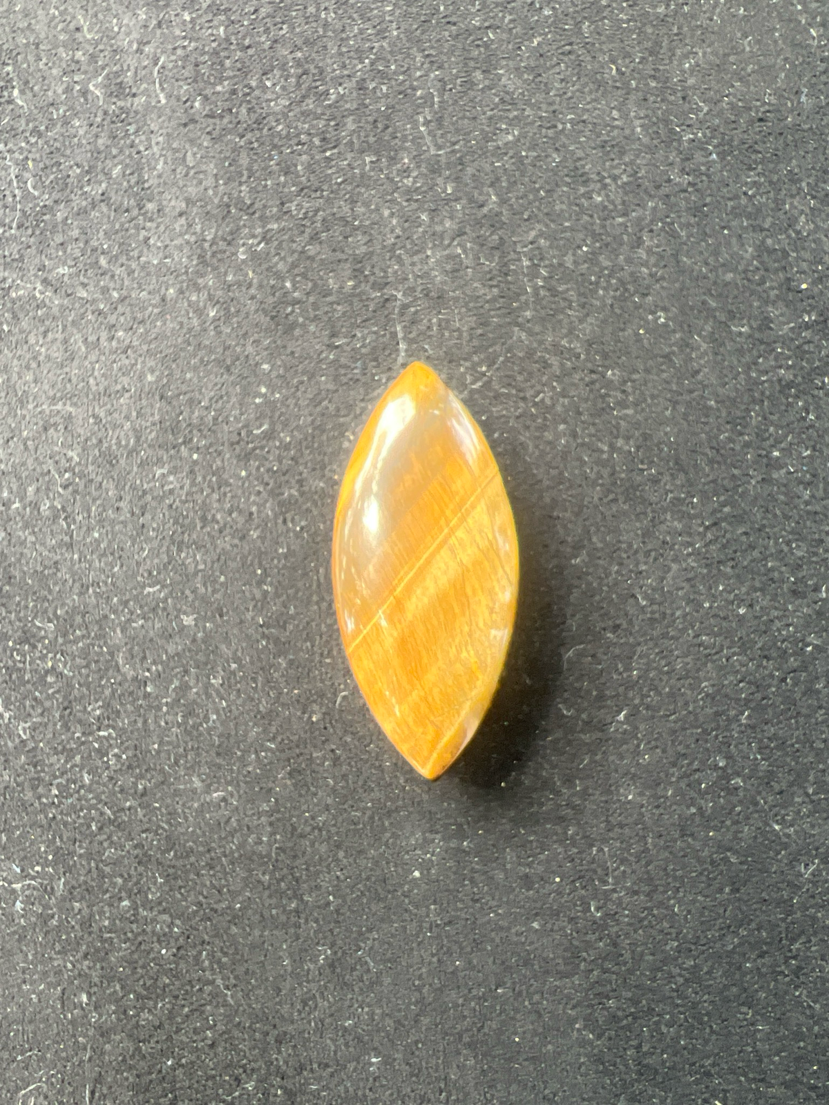 Tigerauge Navette gebohrt (ca. 4 cm)