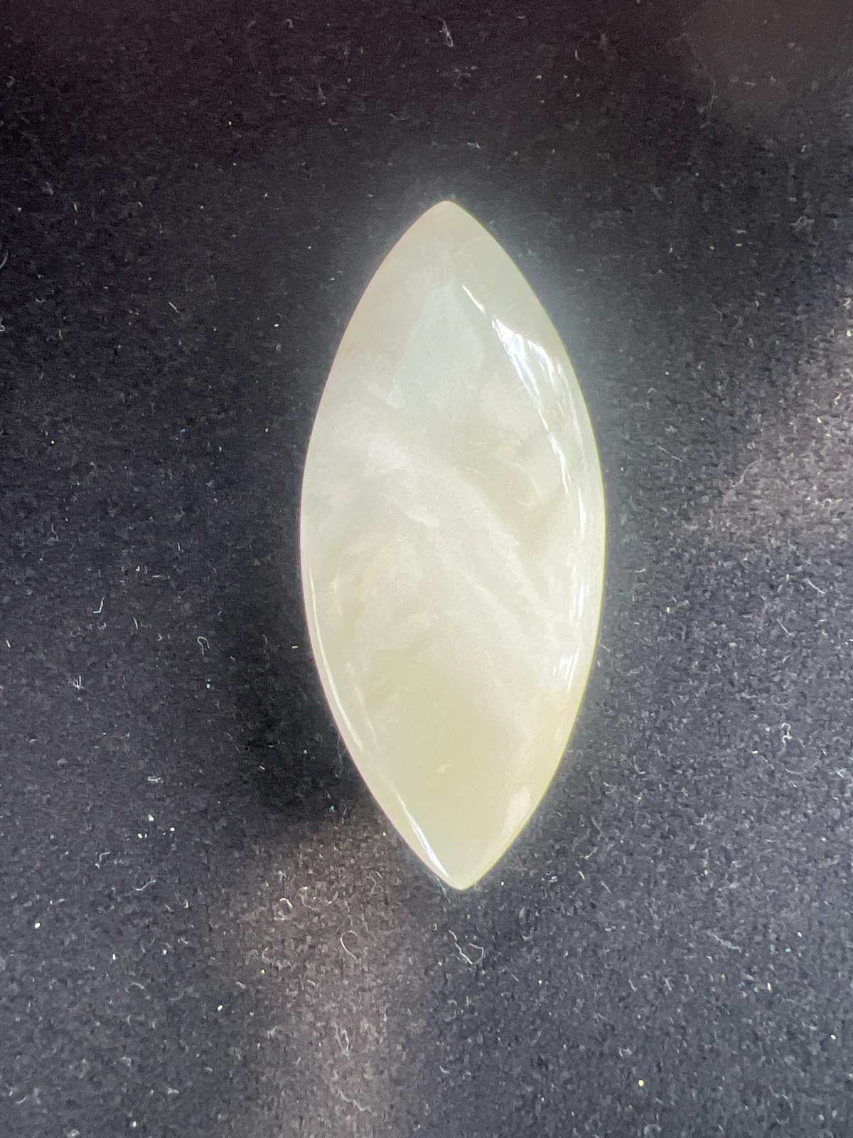Mondstein Navette gebohrt (ca. 4 cm)