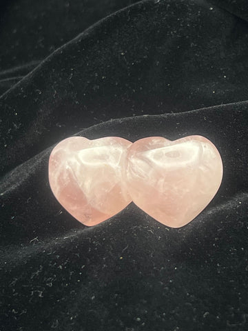 Rosenquarz Doppel-Herzen – Symbol für Liebe und Harmonie