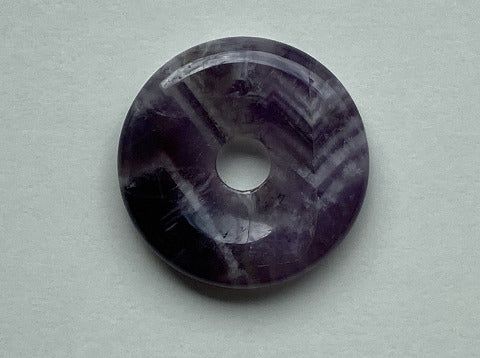 Amethyst Chevron Donut 40 mm – Transformation &amp; innere Klarheit
