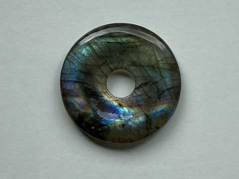 Labradorit Donut 40 mm – Intuition &amp; magischer Schutz
