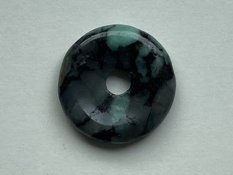 Smaragd Donut 40 mm – Liebe &amp; innere Erneuerung
