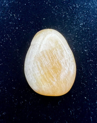 Orangencalcit Kettenanhänger – Lebensfreude, Energie &amp; Motivation