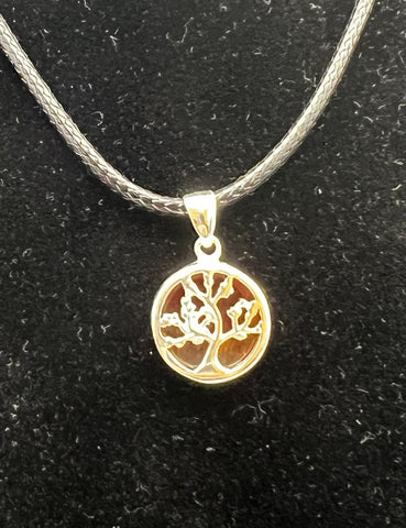 Lebensbaum-Anhänger mit Carneol – Kraft &amp; Erdung