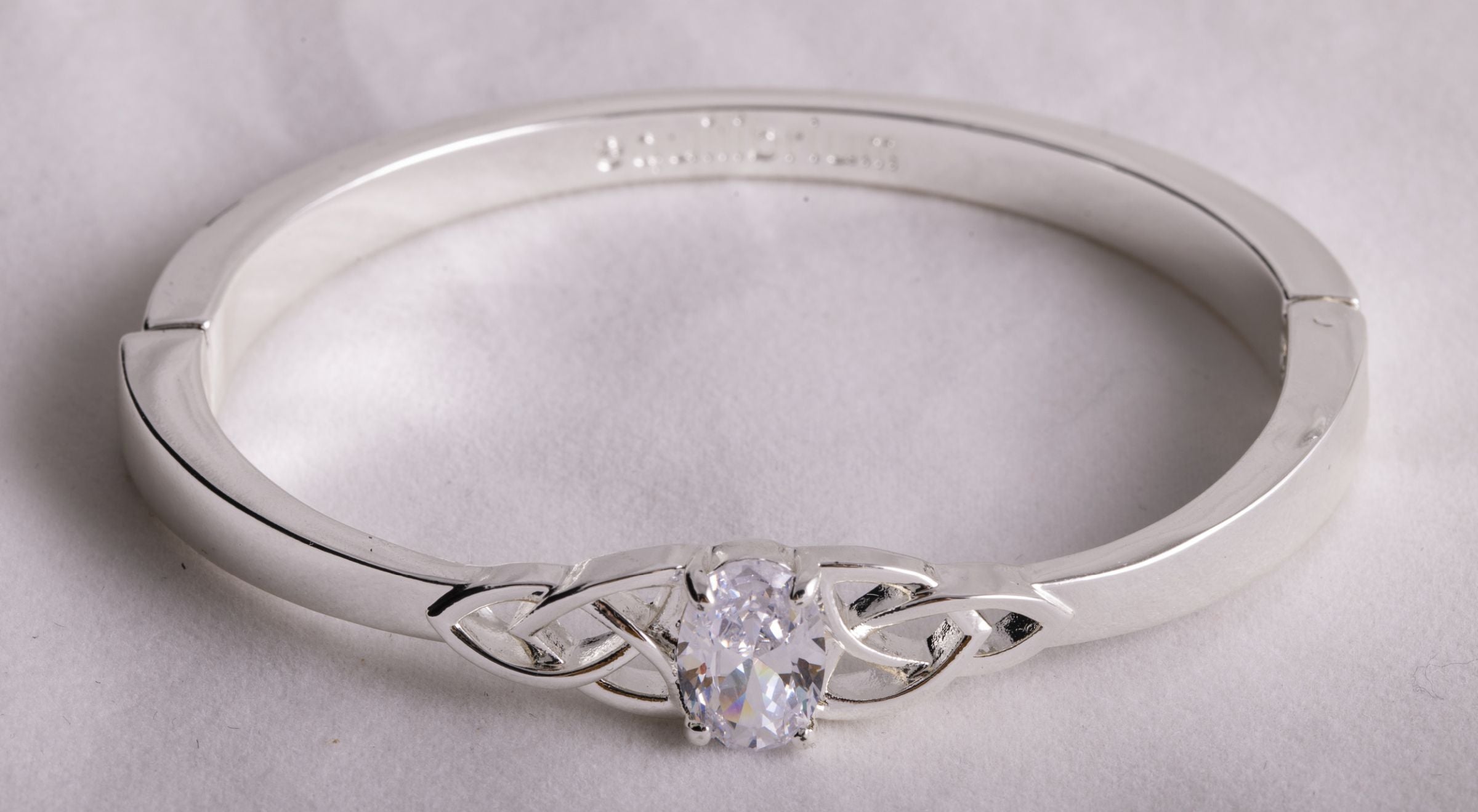 Arwen Armreif mit Kristall – Seelenecho