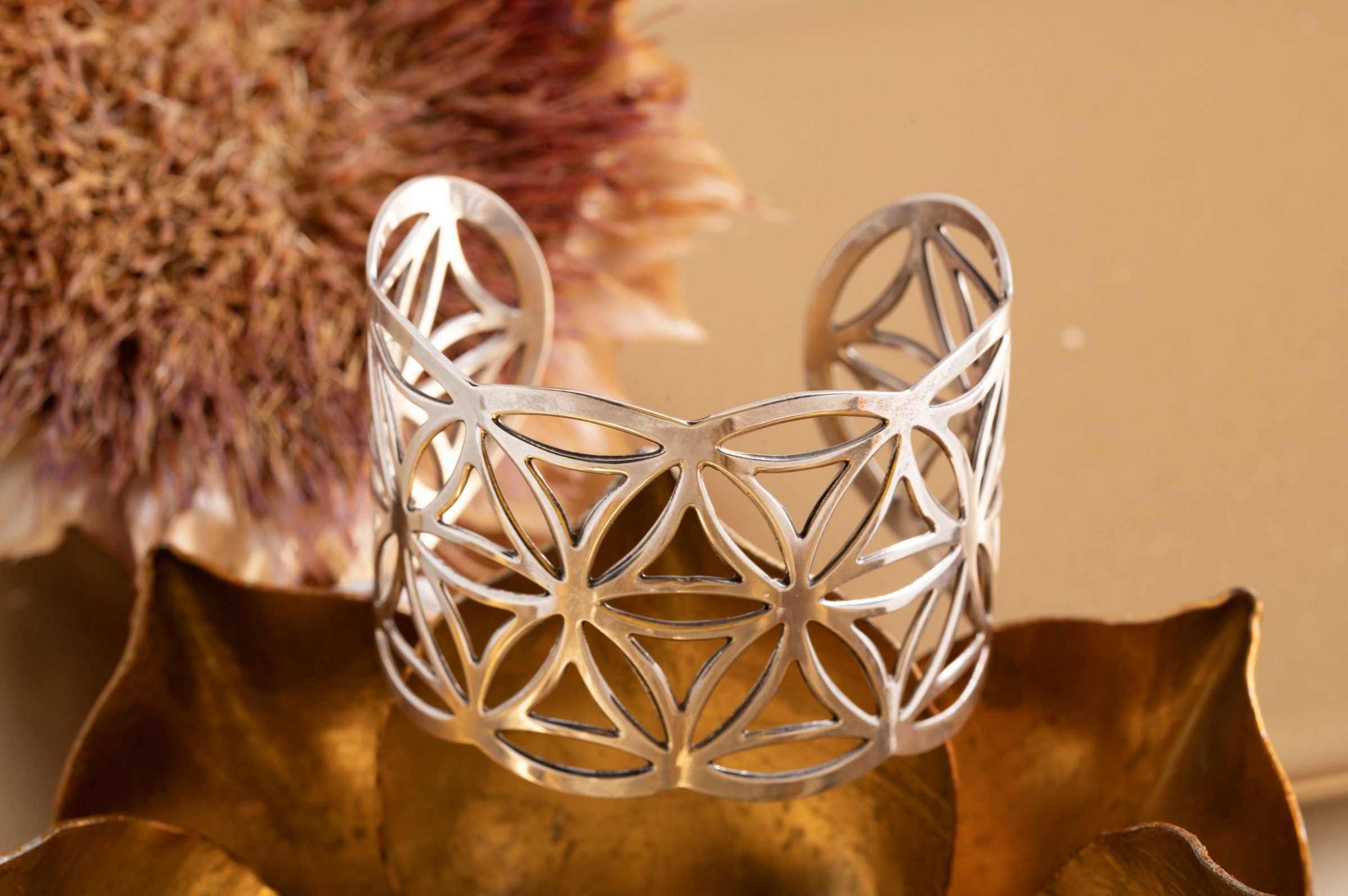 Blume des Lebens Armreif groß Messing versilbert – Ansicht 2