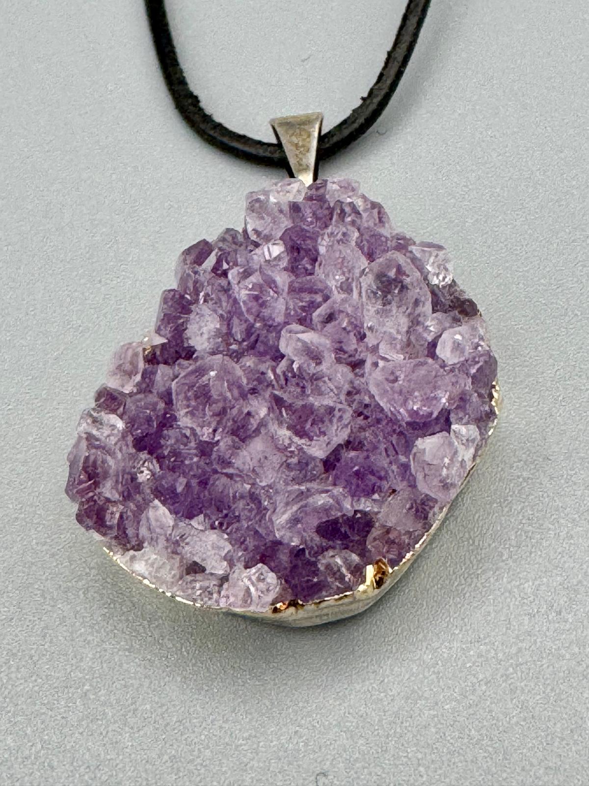 Amethyst Drusen-Anhänger – Intuition, Schutz & spirituelle Klarheit