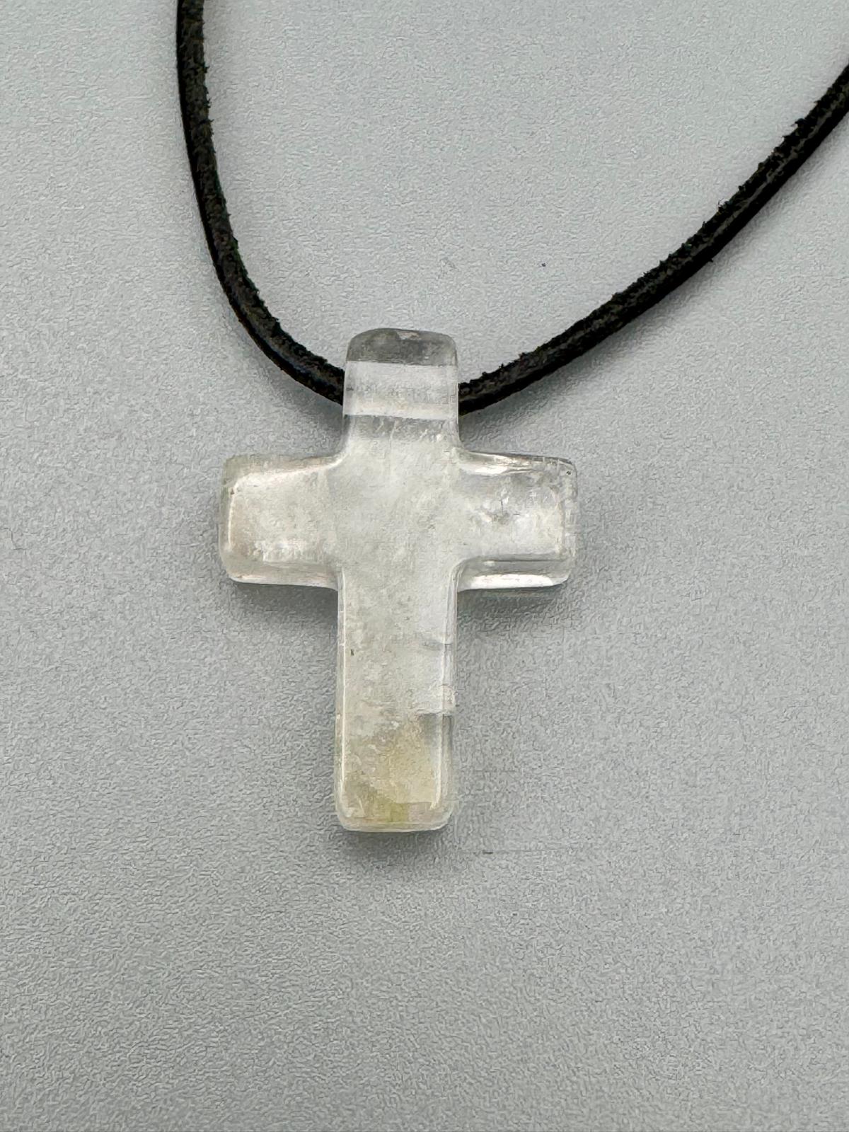 Edelstein Kreuz Anhänger – Schutz, Glaube & innere Ausrichtung