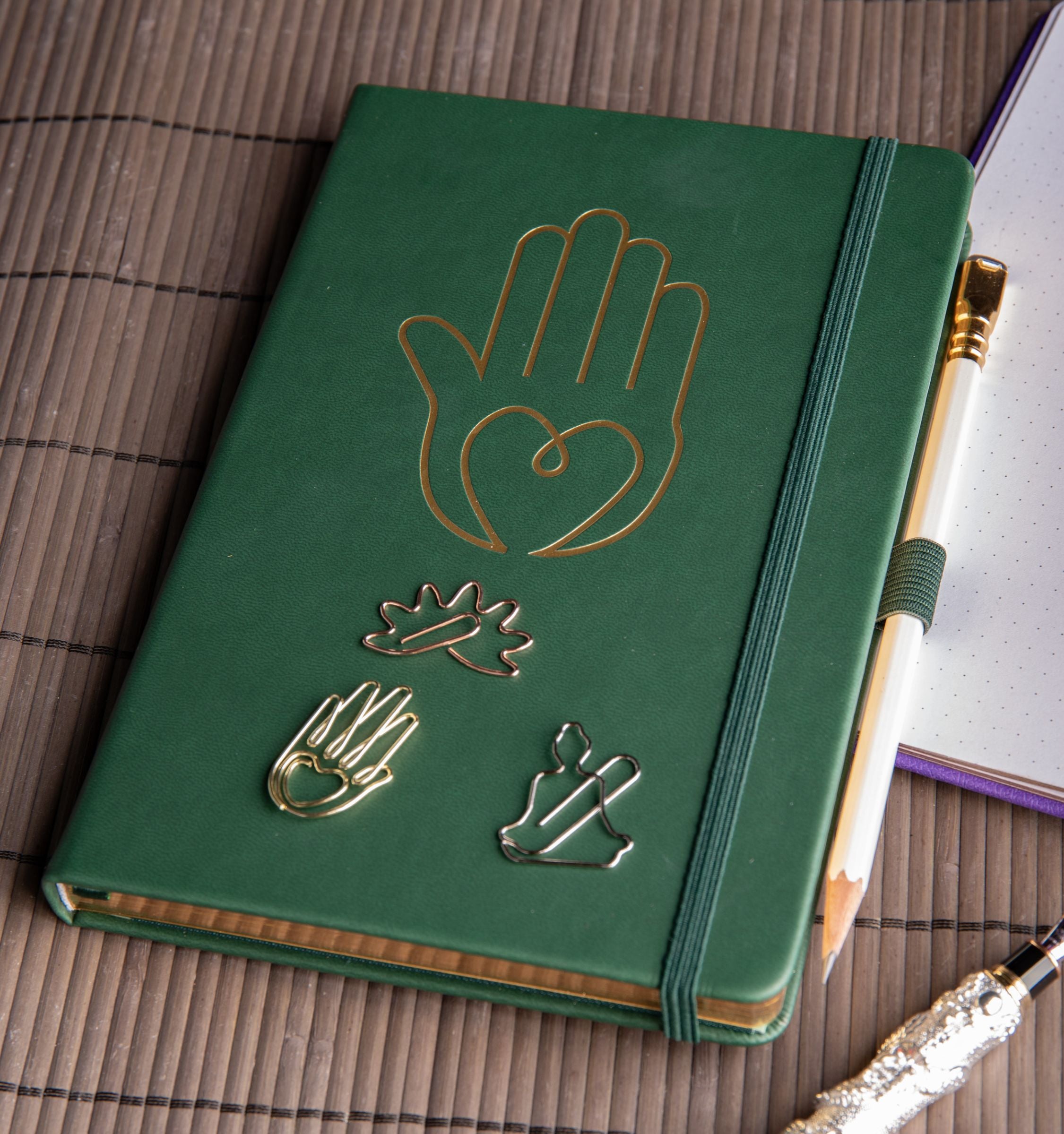 Yoga Schreibbuch grün A5, Hand – Ansicht 2