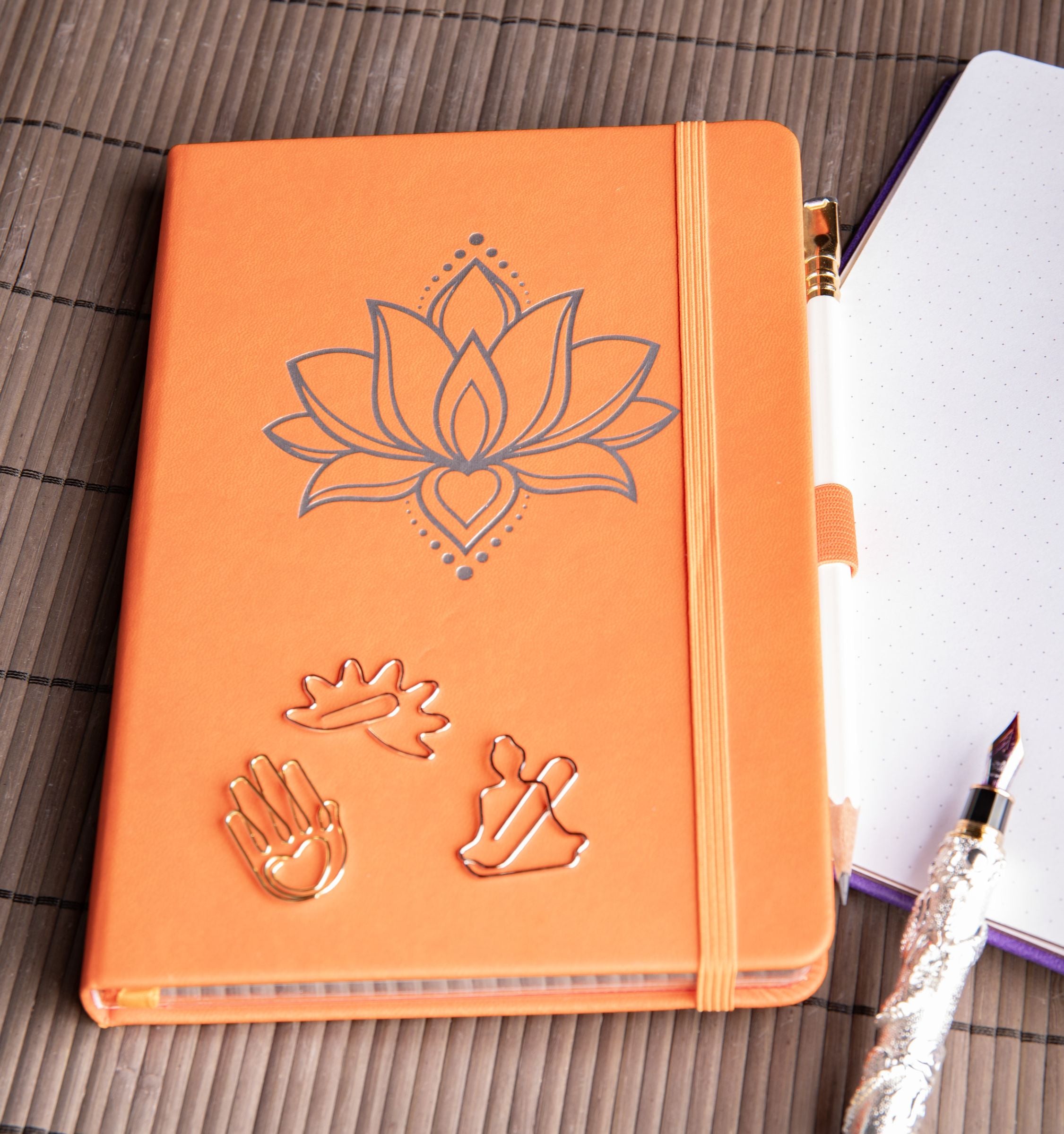 Yoga Schreibbuch orange A5, Lotus – Ansicht 2