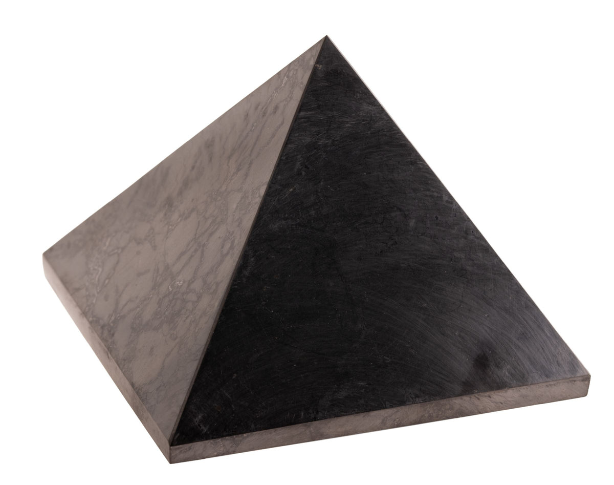 Schungit Pyramide 7,5 cm – Seelenecho