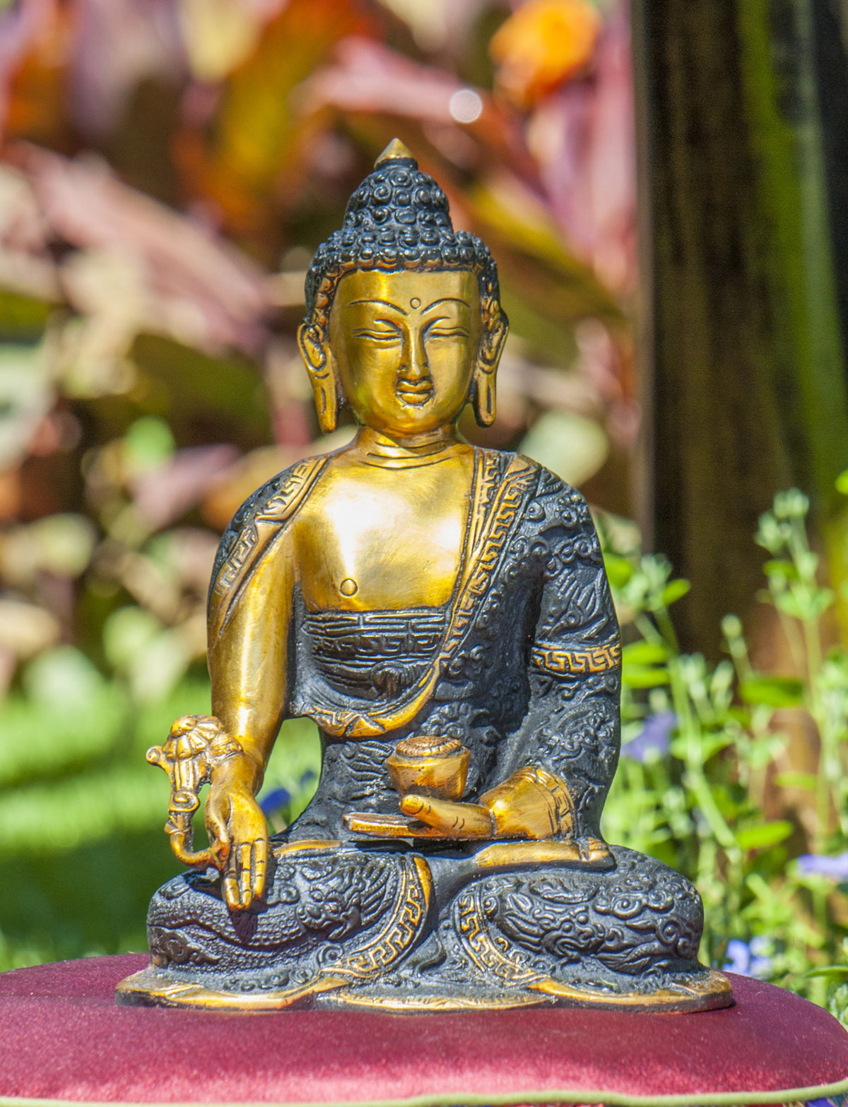 Medizin-Buddha 21,5 cm Messing, finish gold/schwarz – Seelenecho