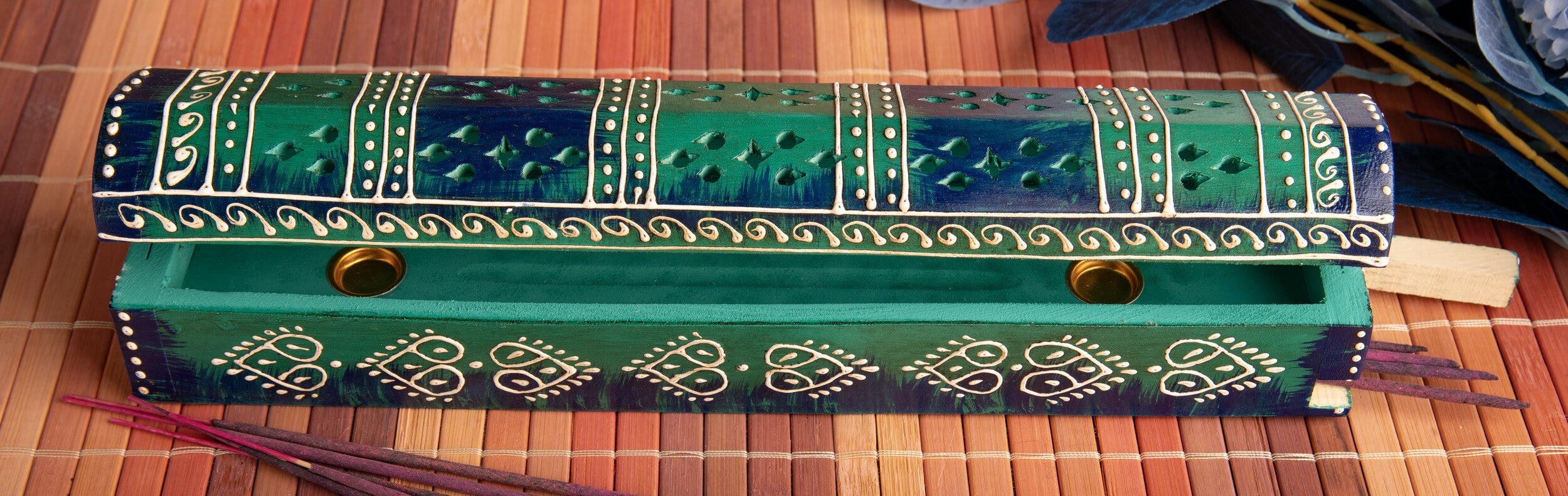 Räucherbox Mexico aus Pappelholz – handbemalt, grün – Ansicht 2 – Seelenecho