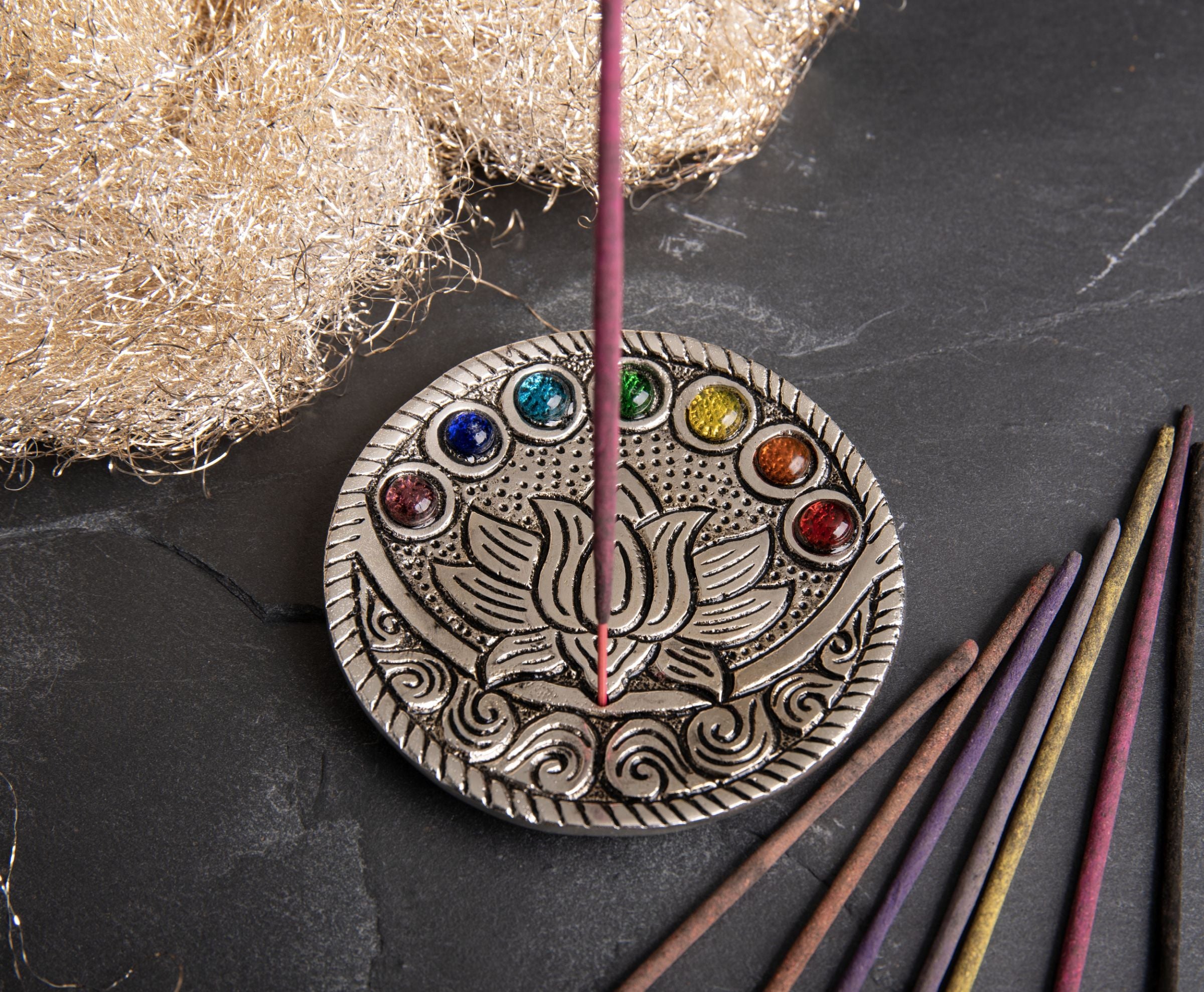 Lotusblume mit Chakraglassteinchen Weißmetallhalter – Ansicht 2