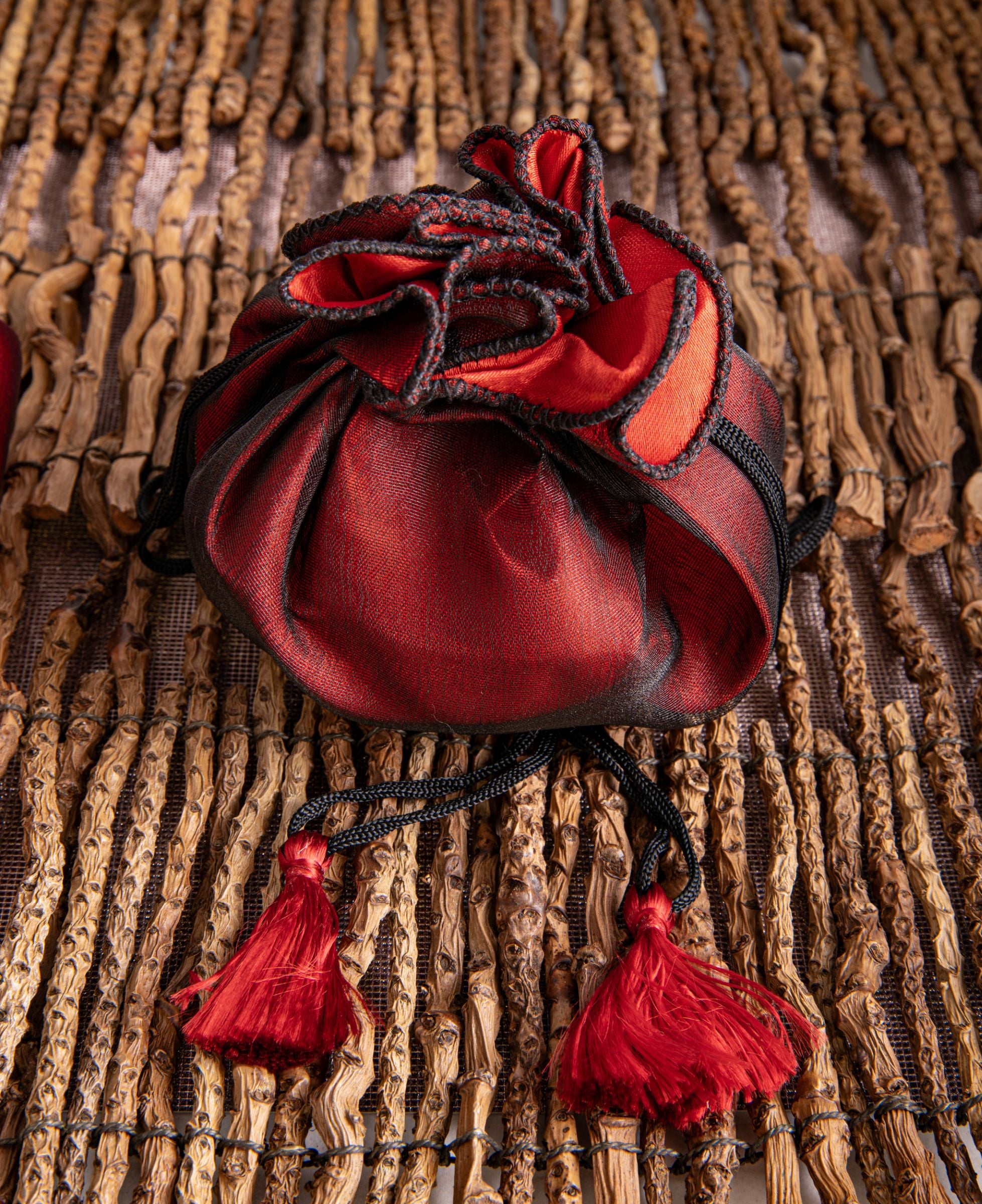 Rose Beutel schwarz/rot – Ansicht 2