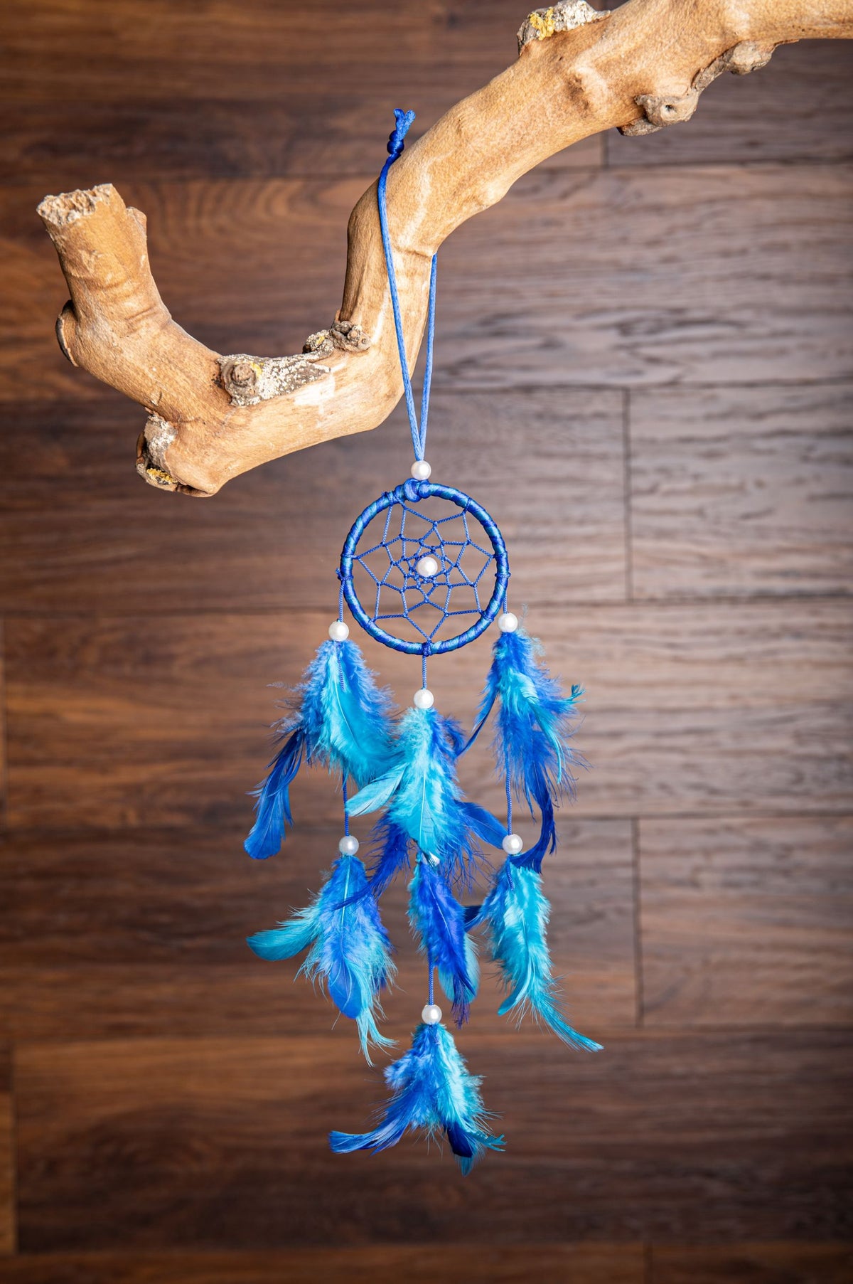 Traumfänger Blue Dream mit blauen Federn – Seelenecho