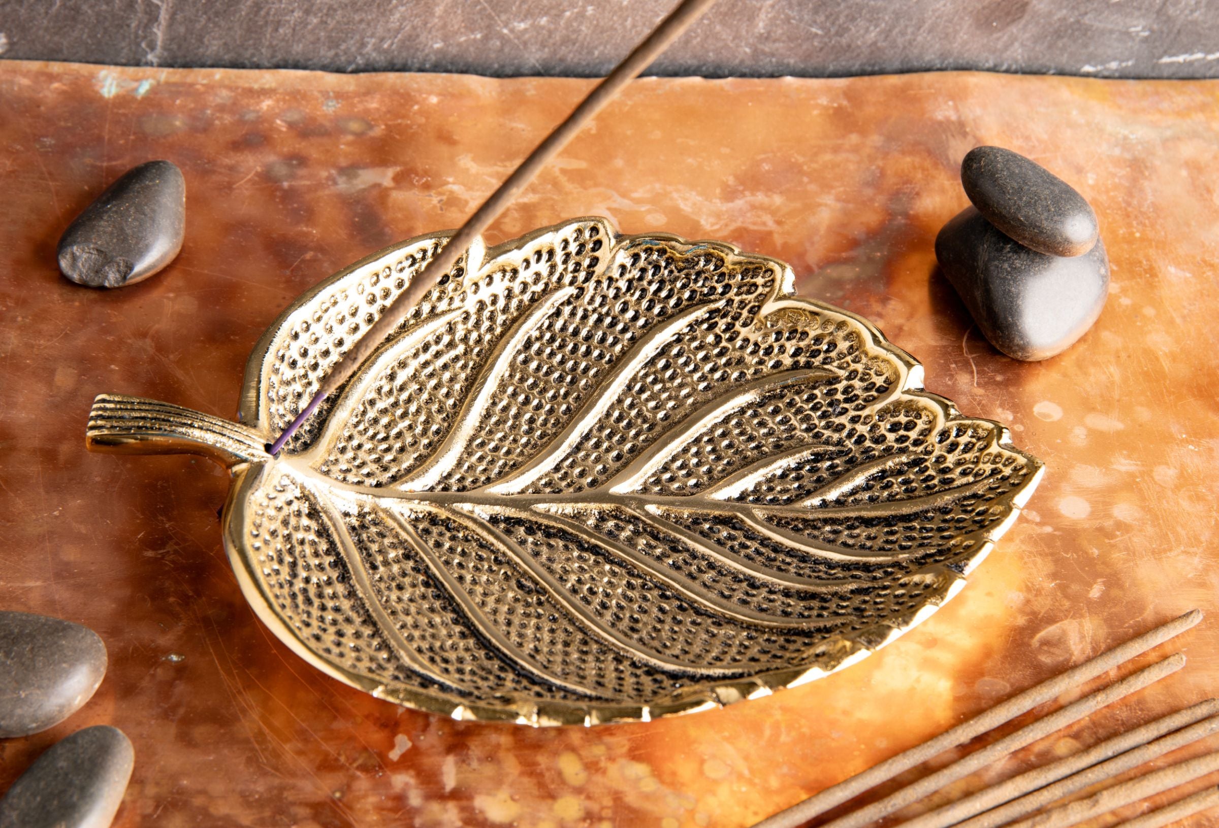 Stäbchenhalter Blatt, Bronze Weißmetall, bronze platiniert – Ansicht 2