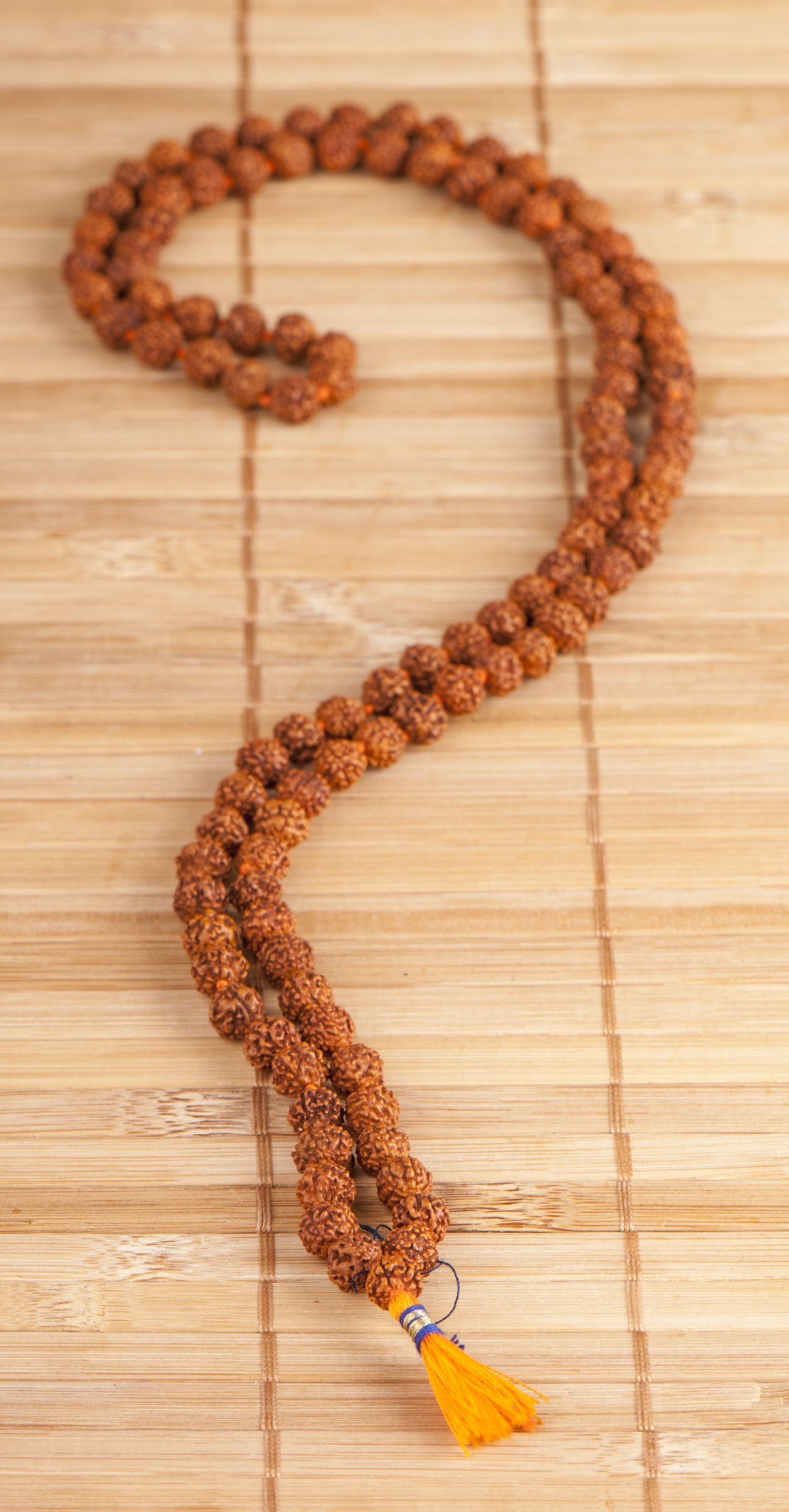 Rudraksha-Mala, mittel L. 96 cm, Ø 7 mm – Seelenecho