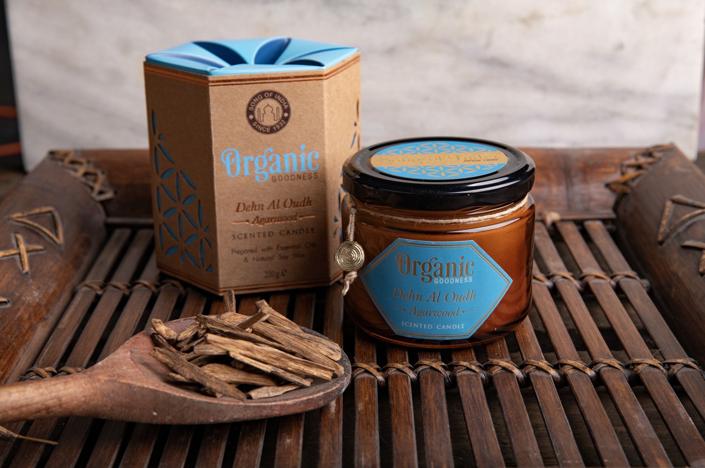 Organic Sojawachskerze mit Deckel Agarholz – Ansicht 3