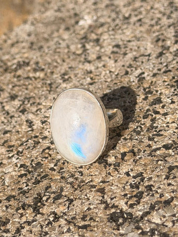 Labradorit-Ring (Weißer Labradorit / Regenbogen-Mondstein) – 925er Silber, größenverstellbar