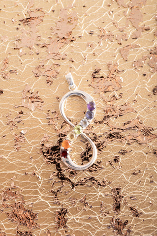 Lemniskate 7 Chakra Anhänger – Ansicht 2