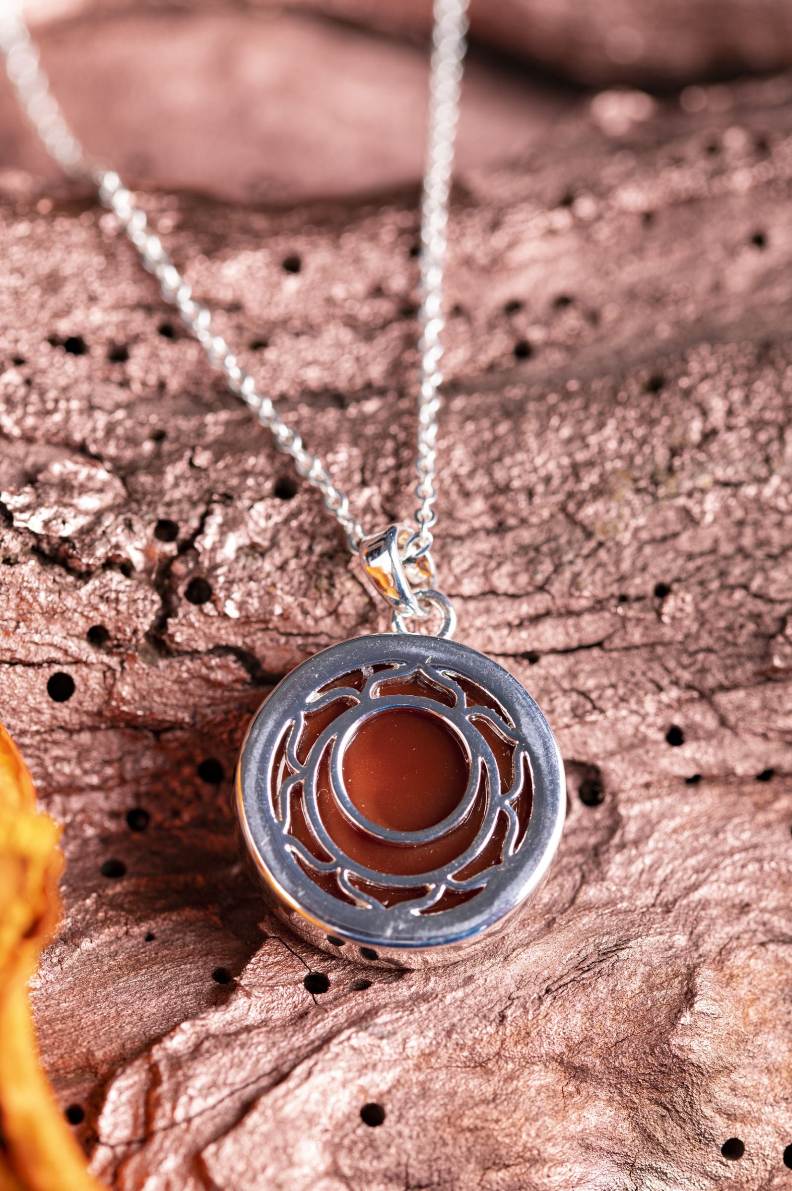 Sakral-Chakra Anhänger mit Karneol und Kette – Ansicht 2