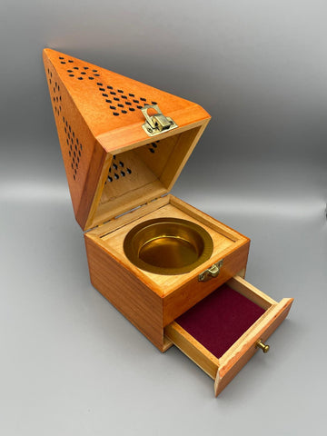 Räucherpyramide aus Holz mit Messingschale und Schublade