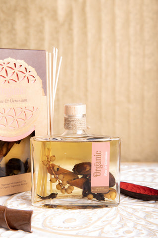 Rose und Geranie Organic Reed Diffuser – Ansicht 3