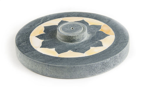 Lotus Räucherstäbchenhalter aus Speckstein mit Perlmutteinlage – Harmonie in natürlicher Schönheit