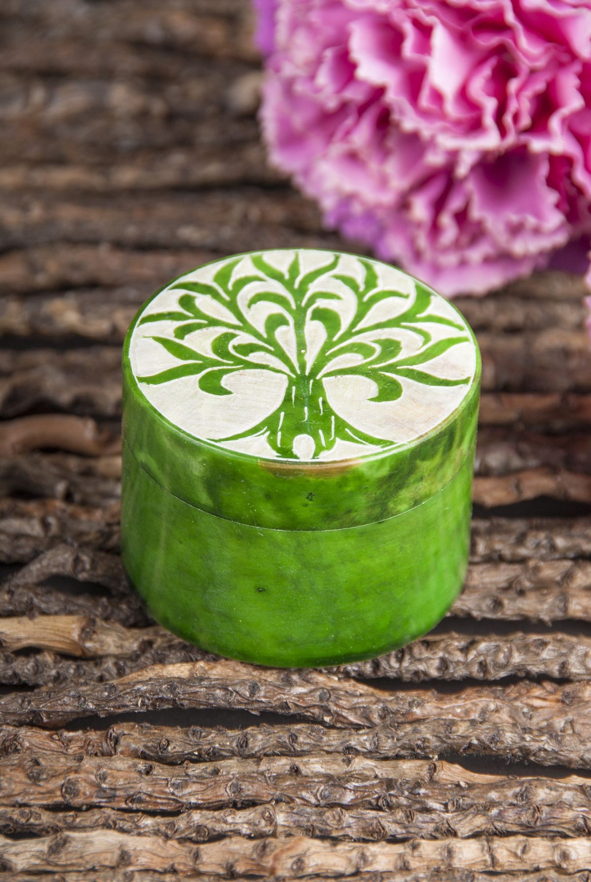 Yggdrasil Döschen, grün Speckstein – Seelenecho