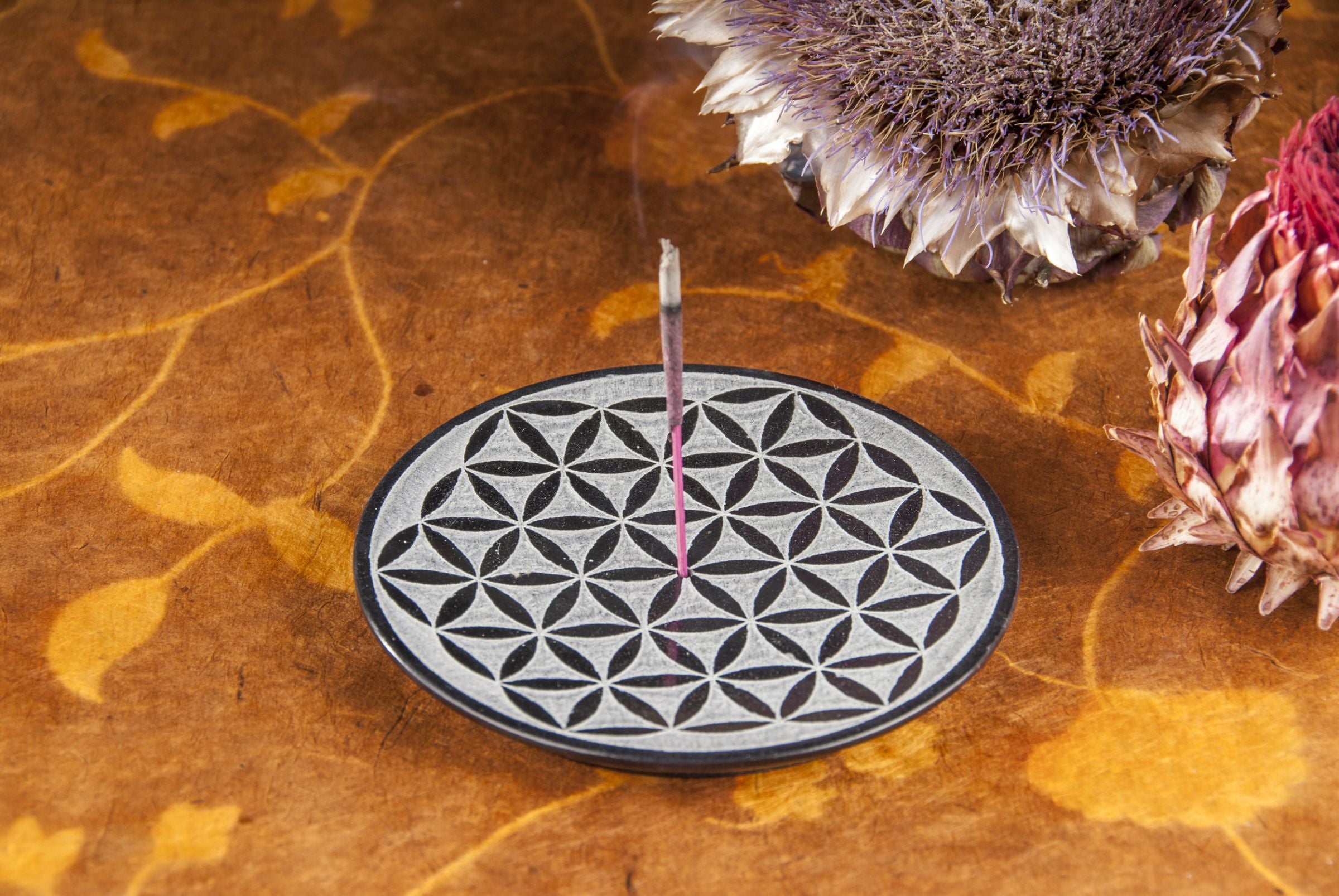 Blume des Lebens, schwarz Specksteinhalter – Seelenecho