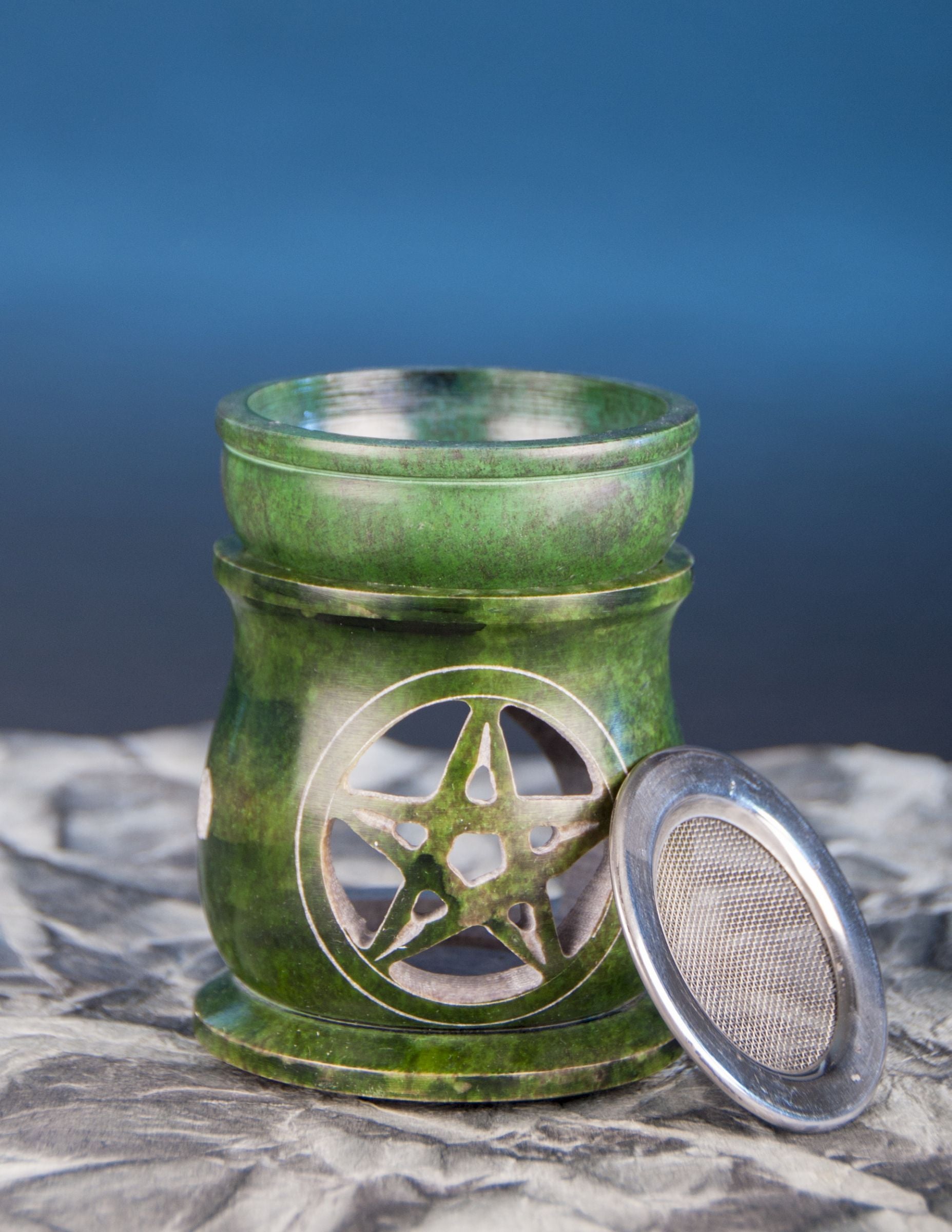 Aromalampe "Pentagramm" mit Sieb Speckstein grün, 10 cm hoch – Seelenecho