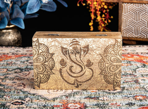 Ganesha Holzbox Goldverzierung – Ansicht 2