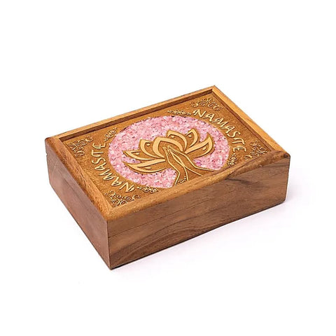 Aufbewahrungsbox aus Mangoholz „Namaste“ mit Lotus & Rosenquarz