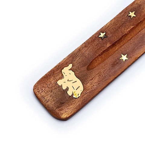 Räucherstäbchenhalter aus Holz — mit dekorativer Einlage
