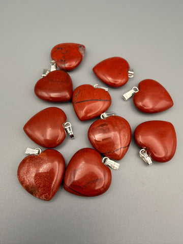 Roter Jaspis Herz-Anhänger – Kraft und Erdung (ca. 20 mm)