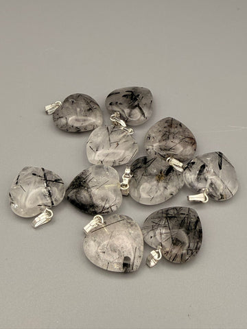 Turmalinquarz Herz-Anhänger – Schutz und Klarheit (ca. 20 mm)