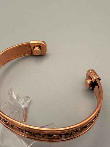 Kupferarmband mit Magneten – Offenes Design im Flechtmuster