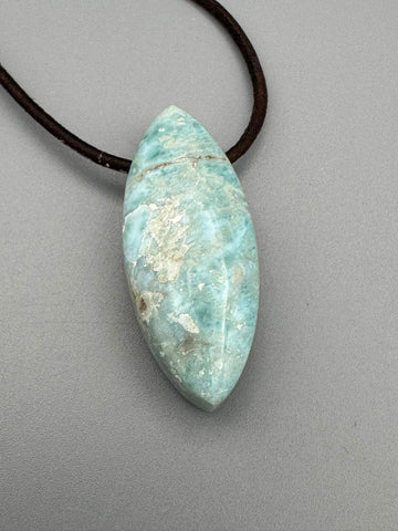Larimar-Navette gebohrt (ca. 4 cm)