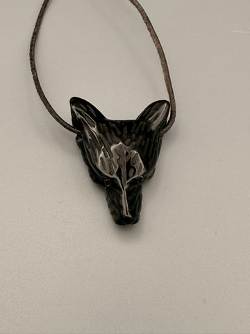 Wolfskopf-Anhänger aus Edelstein – gebohrt (ca. 3 cm)